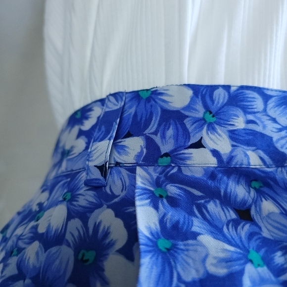 Vintage 100% Silk Floral Print Flowy Long Shorts With Pockets Talbots Blue 6 P - Picture 11 of 15